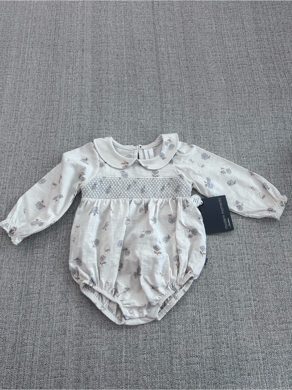Modern Moments Cream Floral Smocked Long-Sleeve Baby Romper Size 3-6M. NWT